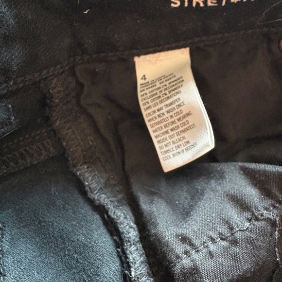 7 Pairs Mostly American Eagle Shorts - Size 4 - Picture 9 of 16